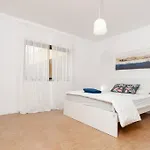 A Big Beautiful House Near Santa Cruz Apartment A dos Cunhados