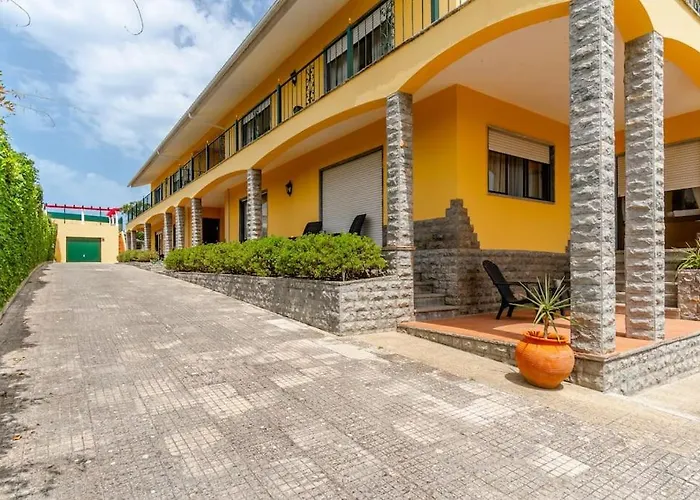 A Big Beautiful House Near Santa Cruz Appartement A dos Cunhados