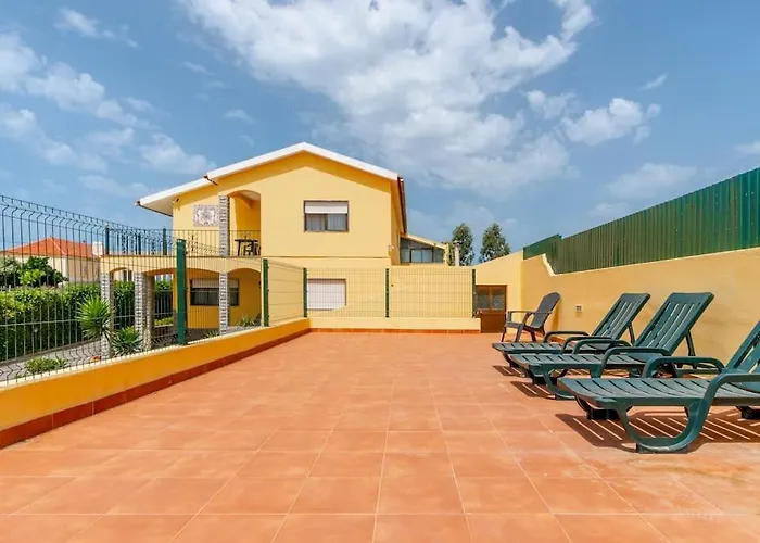 A Big Beautiful House Near Santa Cruz * A dos Cunhados
