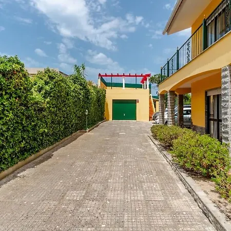 A Big Beautiful House Near Santa Cruz Διαμέρισμα *